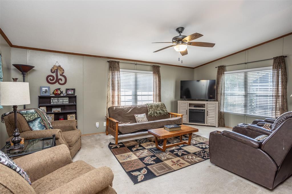 41 Thompson Road Gainesville, TX 76240 - Photo 14 of 40