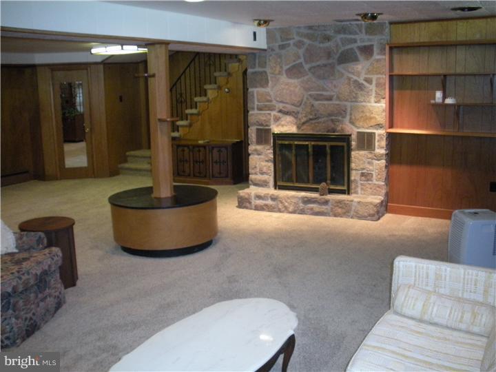 2000 Reservoir Road Reading, PA 19604 - Photo 22 of 25 Family Room