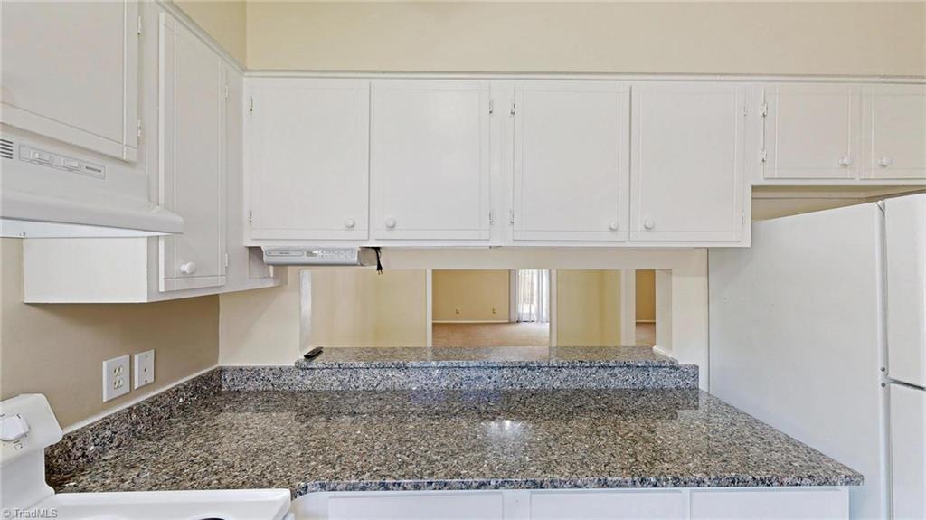 2214 Shadow Valley Road, Unit E High Point, NC 27265 - Photo 9 of 41