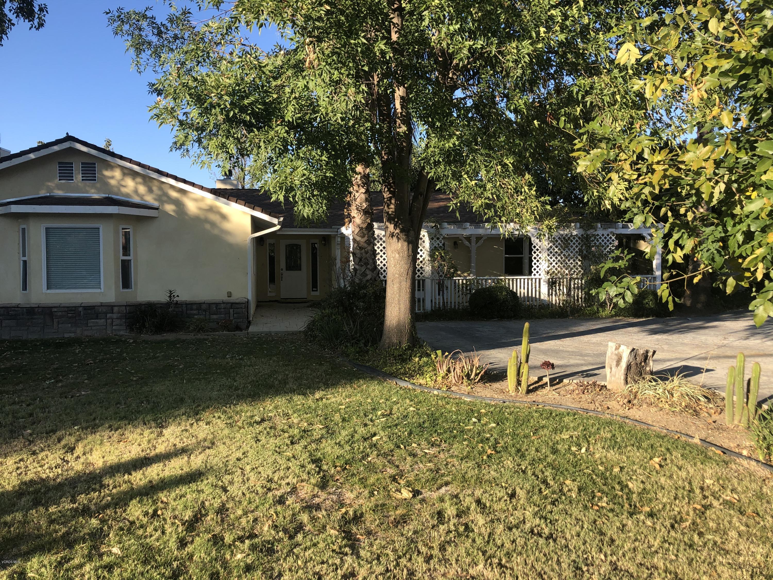 4889 Leeds Street Simi Valley, CA 93063 - Photo 2 of 30 B52D0777-9A4B-41C2-84B0-188D1745FA6B