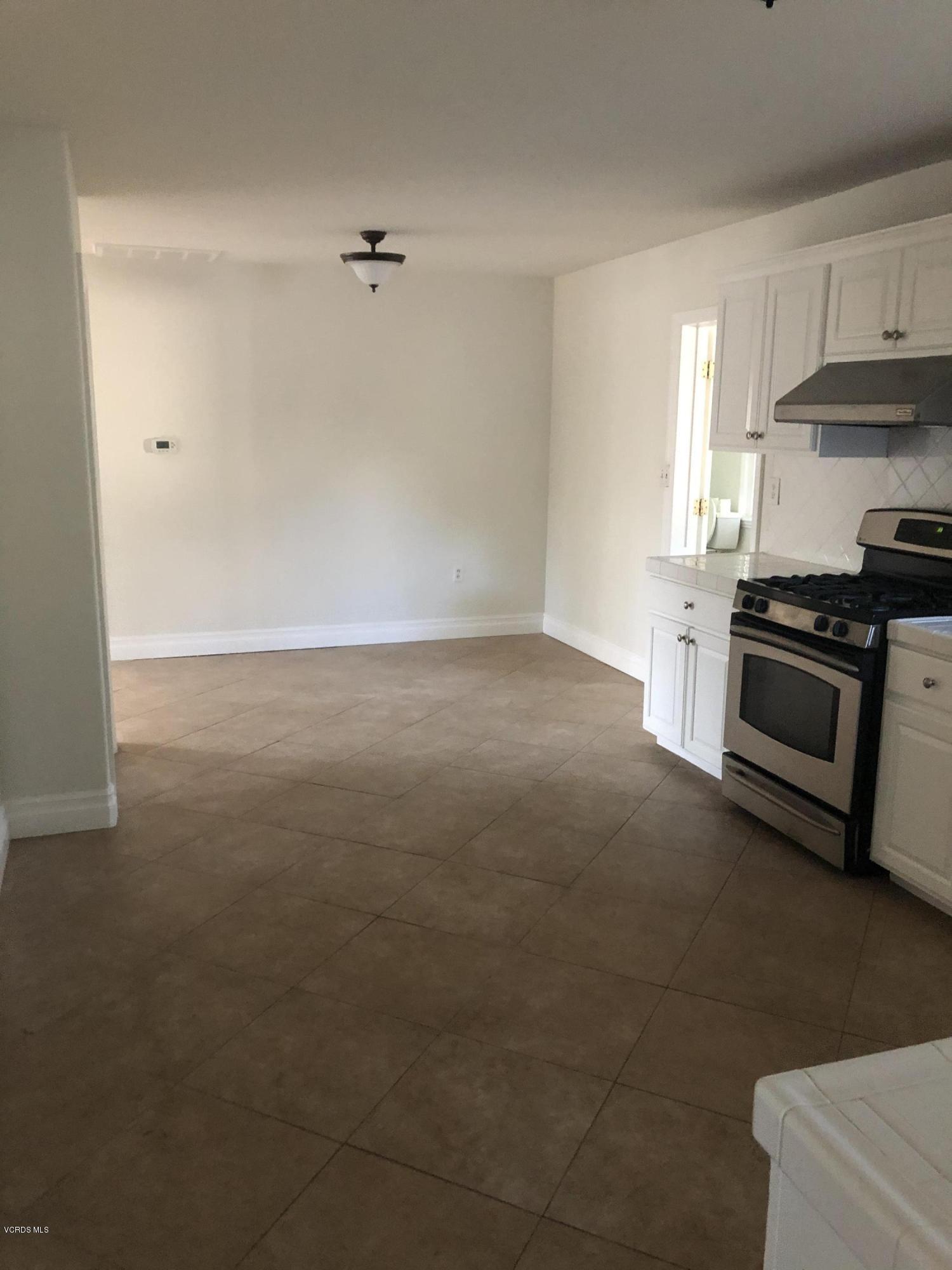 4889 Leeds Street Simi Valley, CA 93063 - Photo 12 of 30 EE6430C0-8B34-4215-8683-403C97F90042
