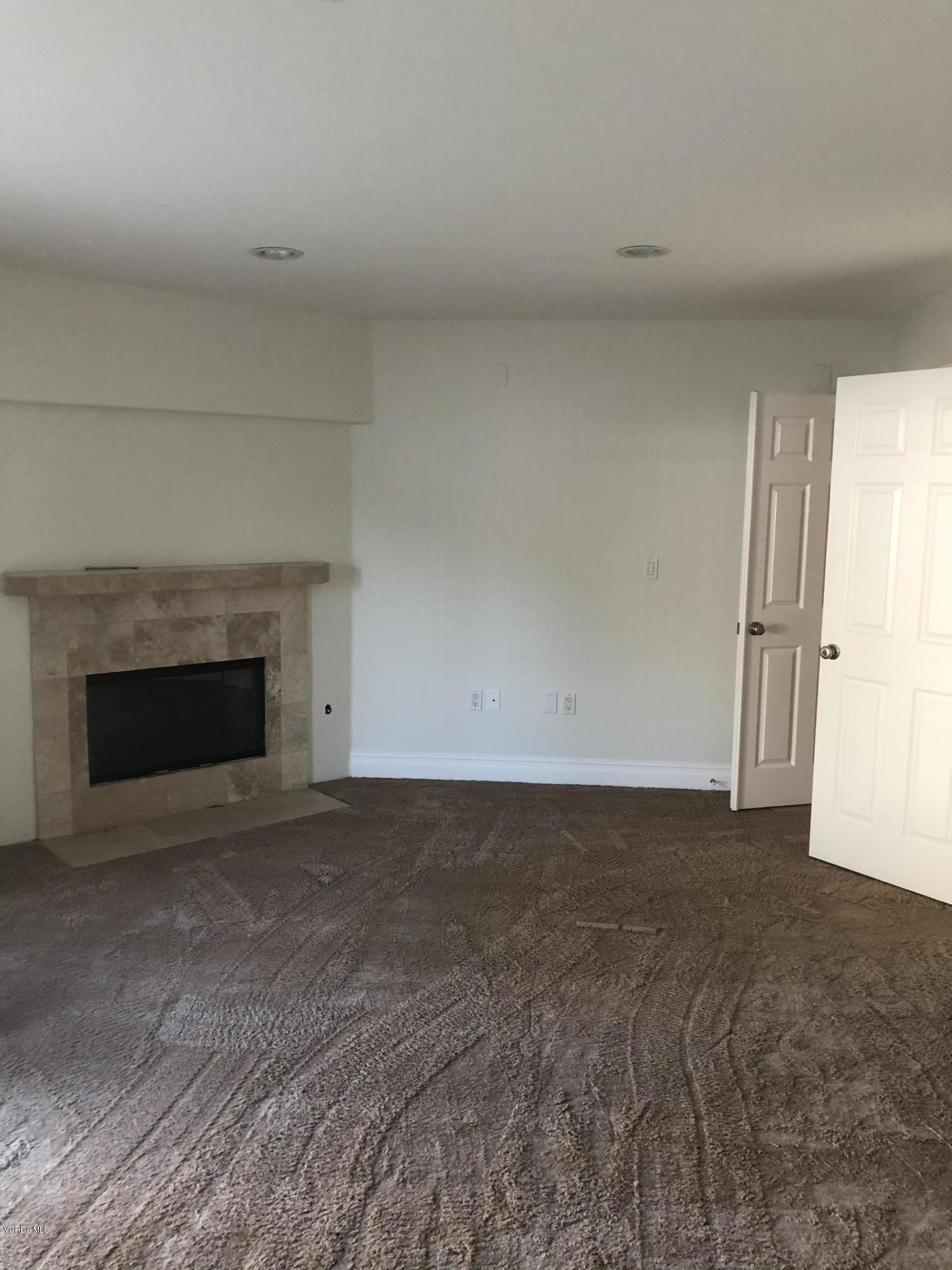 4889 Leeds Street Simi Valley, CA 93063 - Photo 14 of 30 0D03A1F4-A03B-4081-A68B-A42AB4579A35
