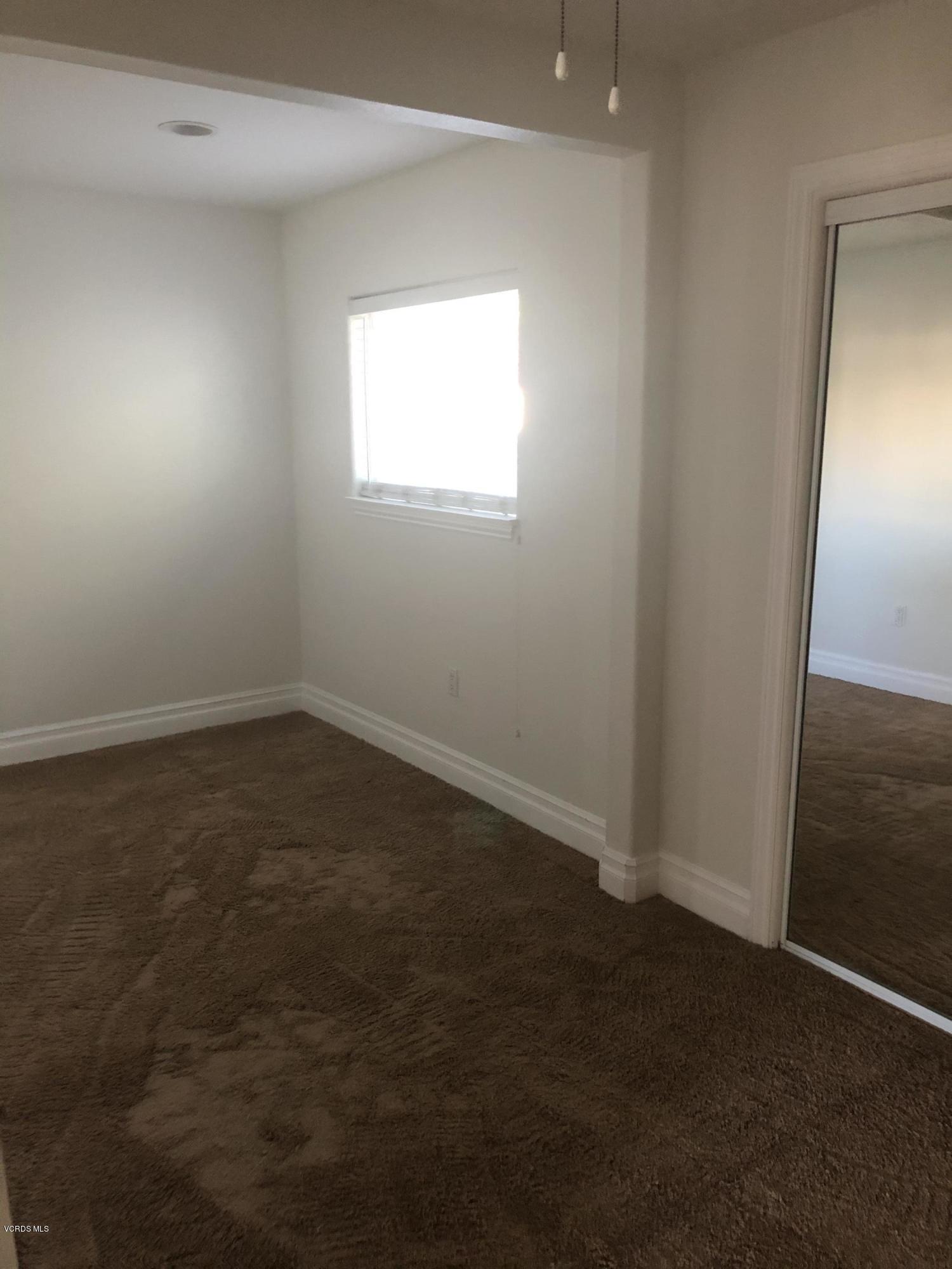 4889 Leeds Street Simi Valley, CA 93063 - Photo 15 of 30 6959885E-0BD3-49AC-8E4D-67A557CB301C