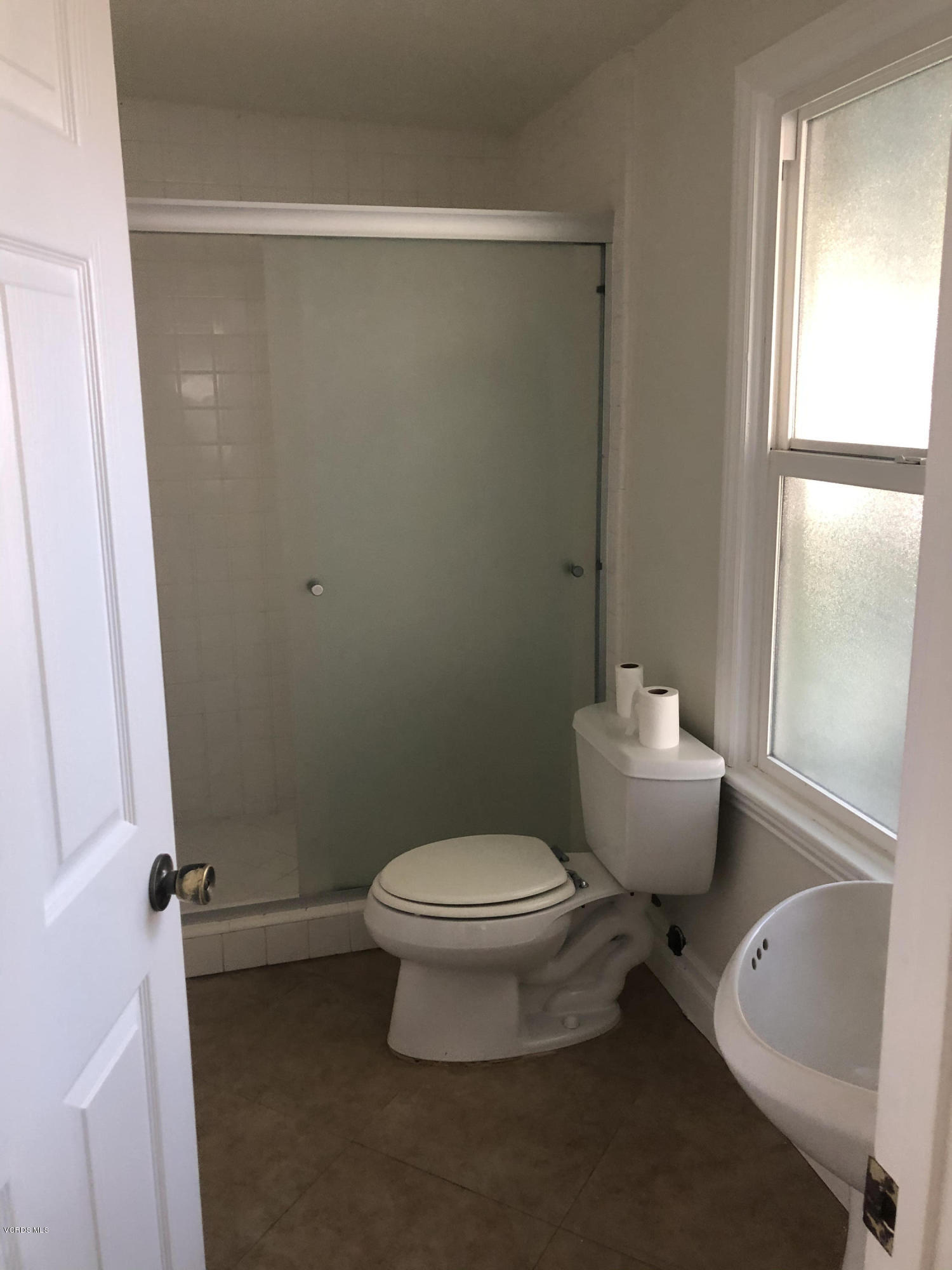 4889 Leeds Street Simi Valley, CA 93063 - Photo 18 of 30 7E0A07C7-CB0C-4911-9670-3E4C12205CDC