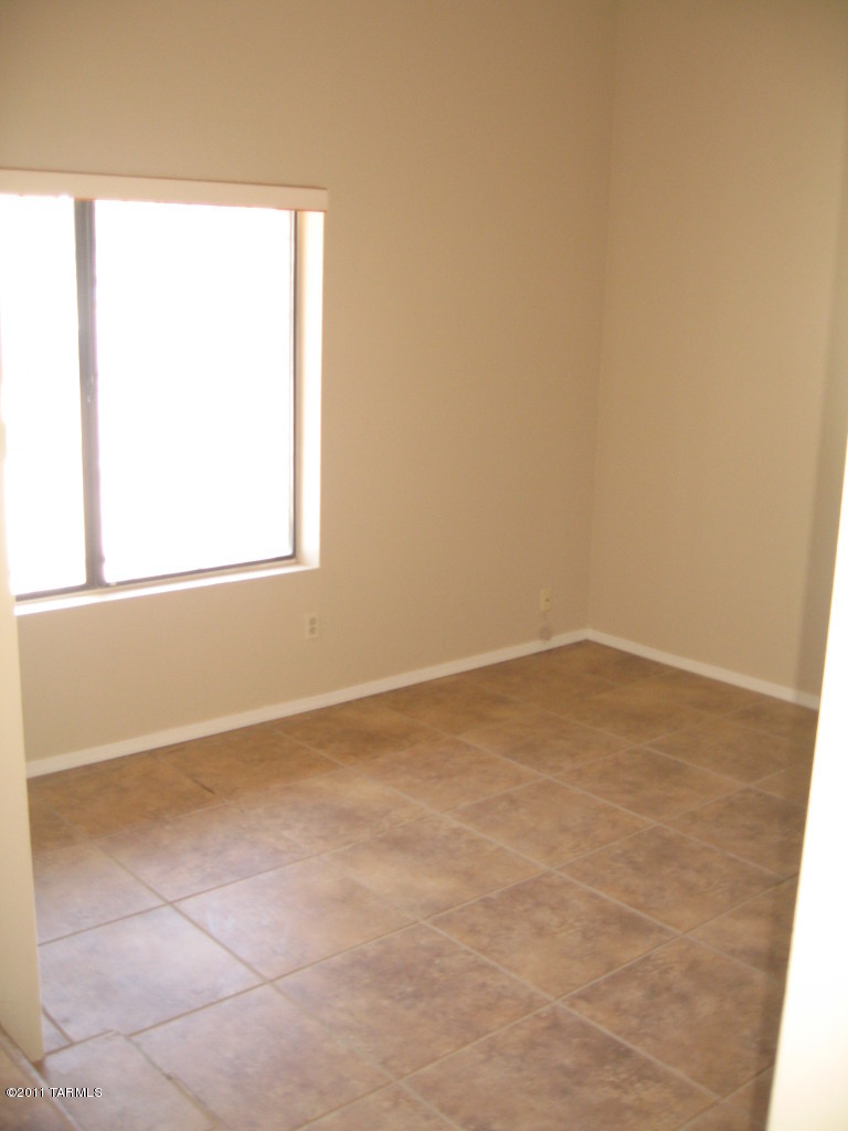 2818 West Goret Road Tucson, AZ 85745 - Photo 4 of 17 Gallery Image 4