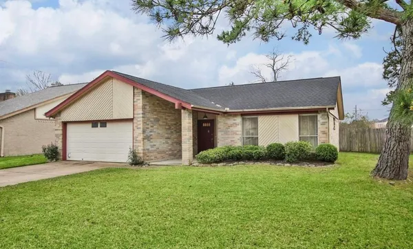 $1,995 | 5815 Heather Street, League City, TX 77573