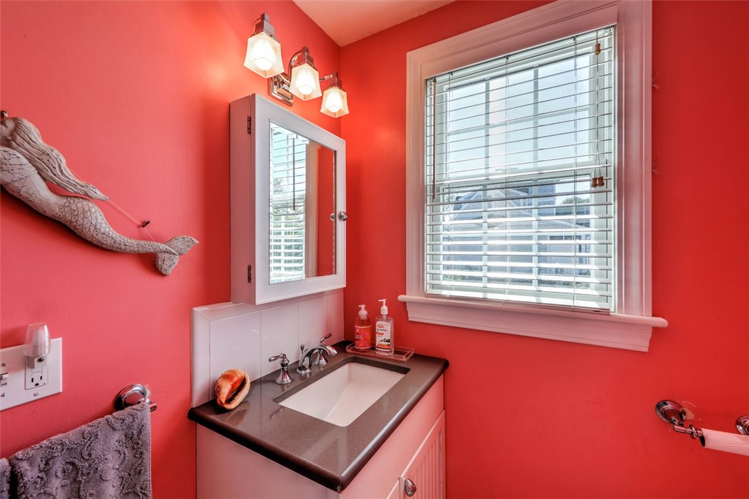 67 Treasure Road Narragansett, RI 02882 - Photo 25 of 44