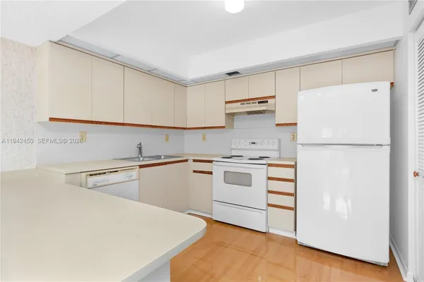 $2,300 | 8810 Southwest 132nd Place, Unit 403DN, Miami, FL 33186