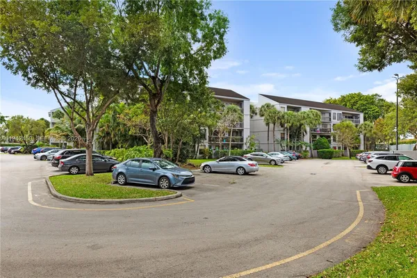$2,300 | 8810 Southwest 132nd Place, Unit 403DN, Miami, FL 33186
