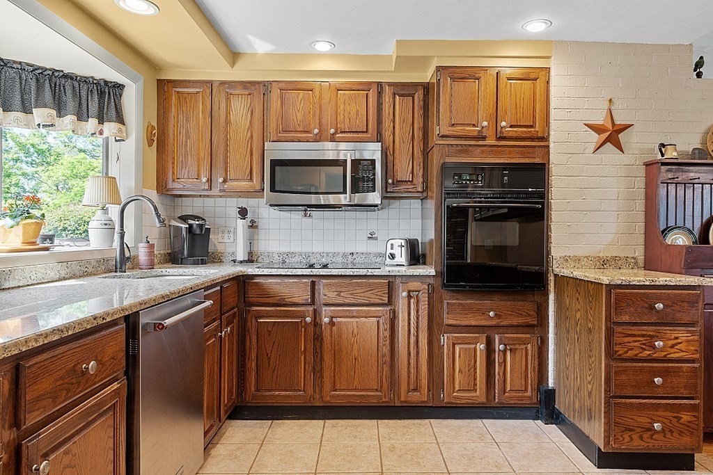 8 Amherst Street Danvers, MA 01923 - Photo 11 of 30 Gallery Image 11