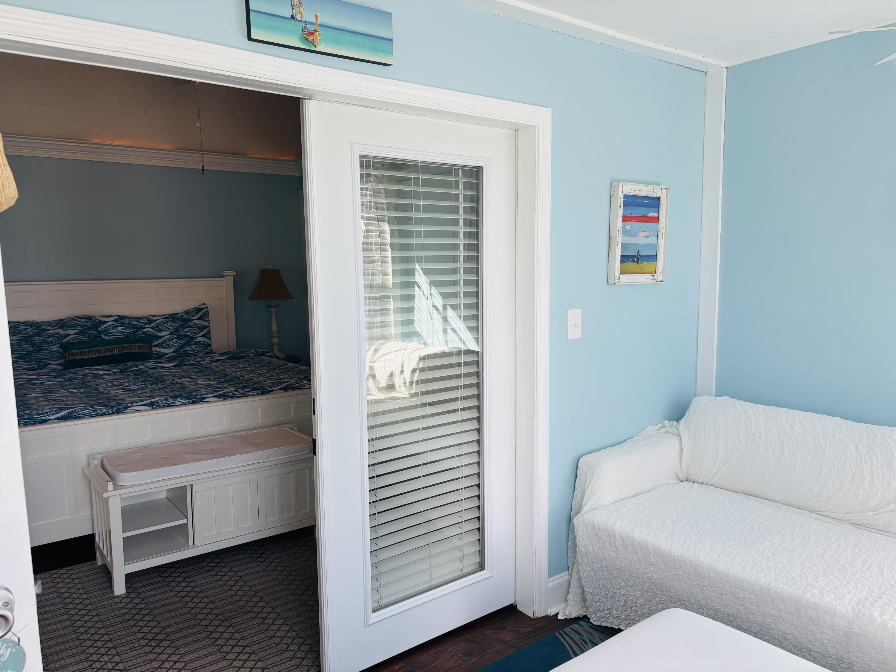 828 White Street, Unit 1 Key West, FL 33040 - Photo 22 of 25 IMG_9582