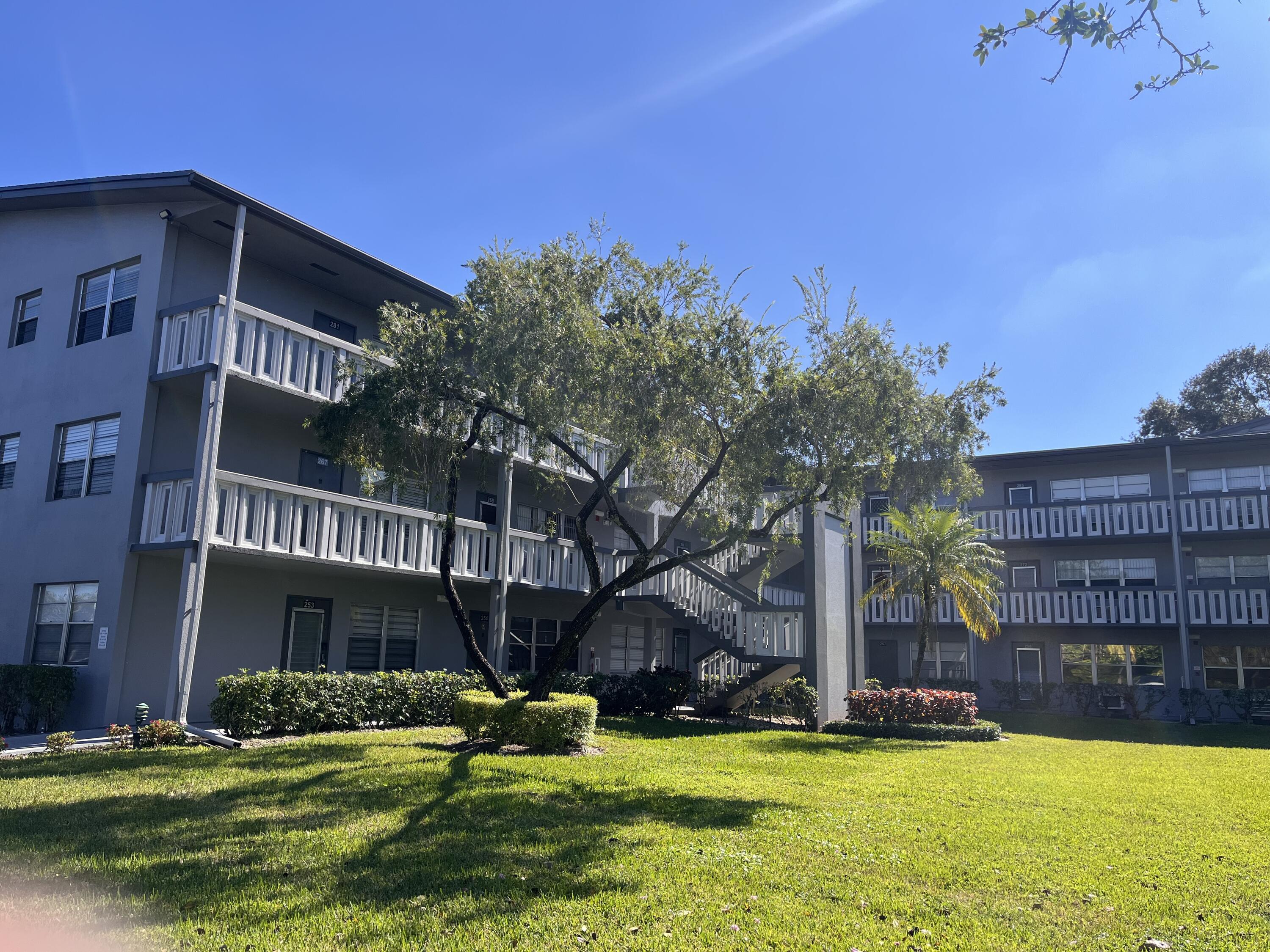 287 Suffolk F Boca Raton, FL 33434 - Photo 17 of 21 IMG_0679