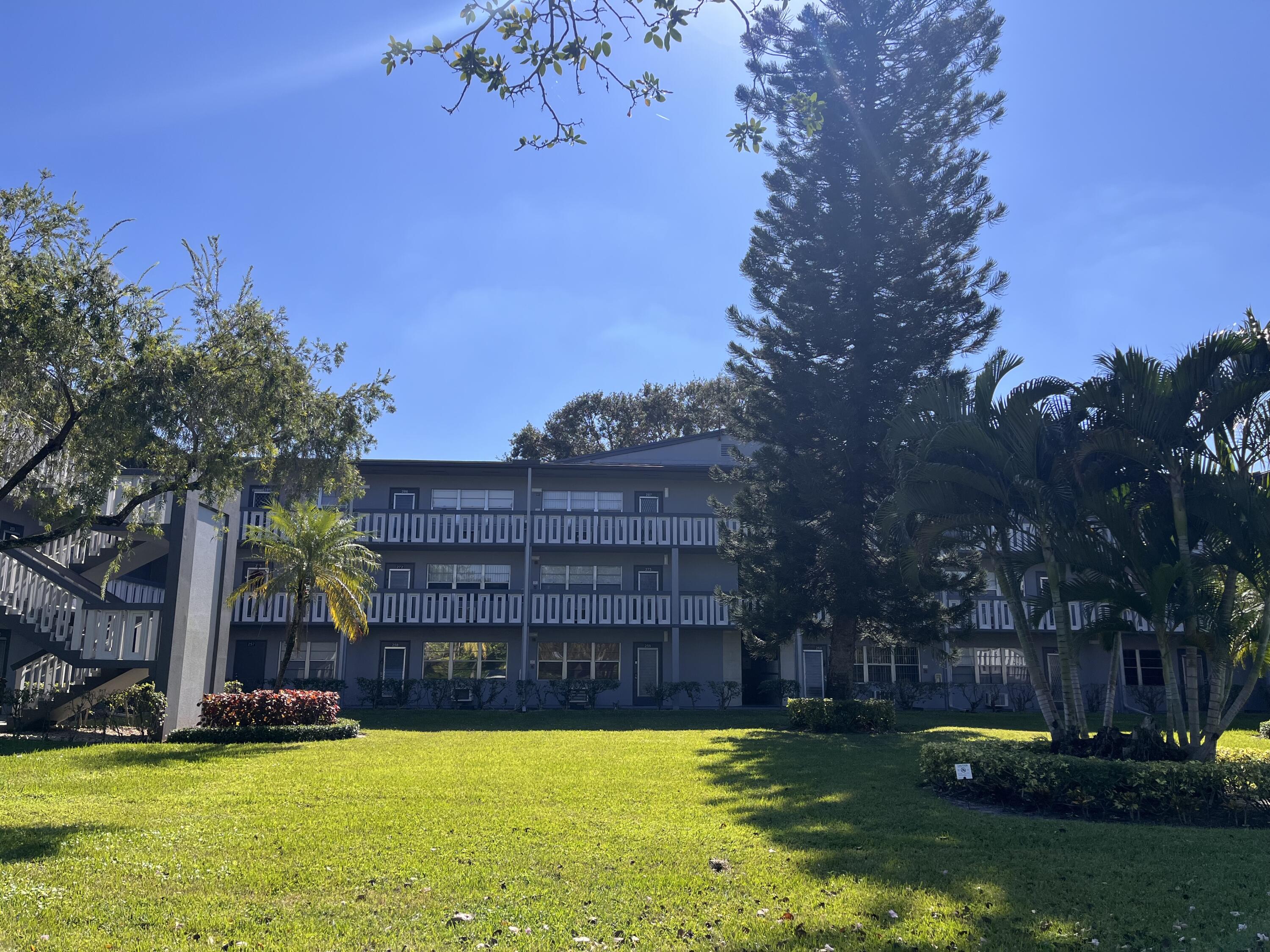 287 Suffolk F Boca Raton, FL 33434 - Photo 19 of 21 IMG_0678