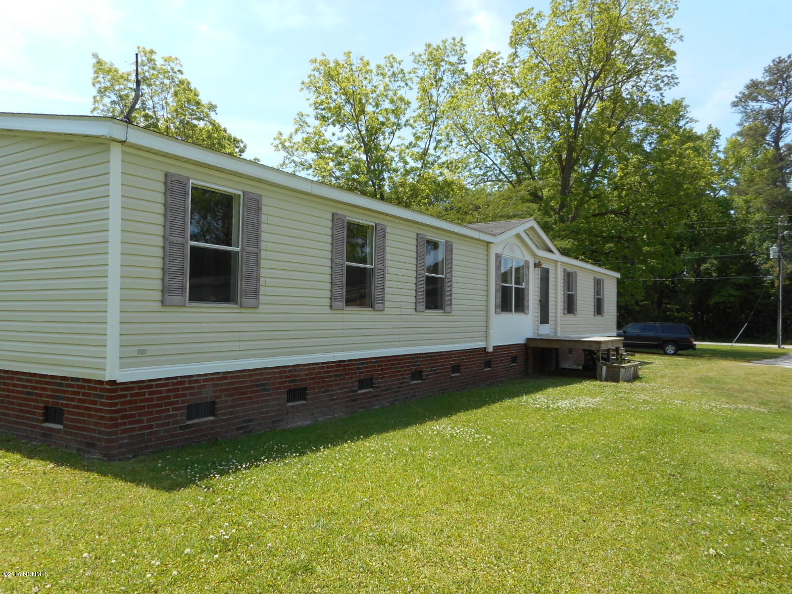 616 Nine Foot Road Newport, NC 28570 - Photo 2 of 46 Front Opposite