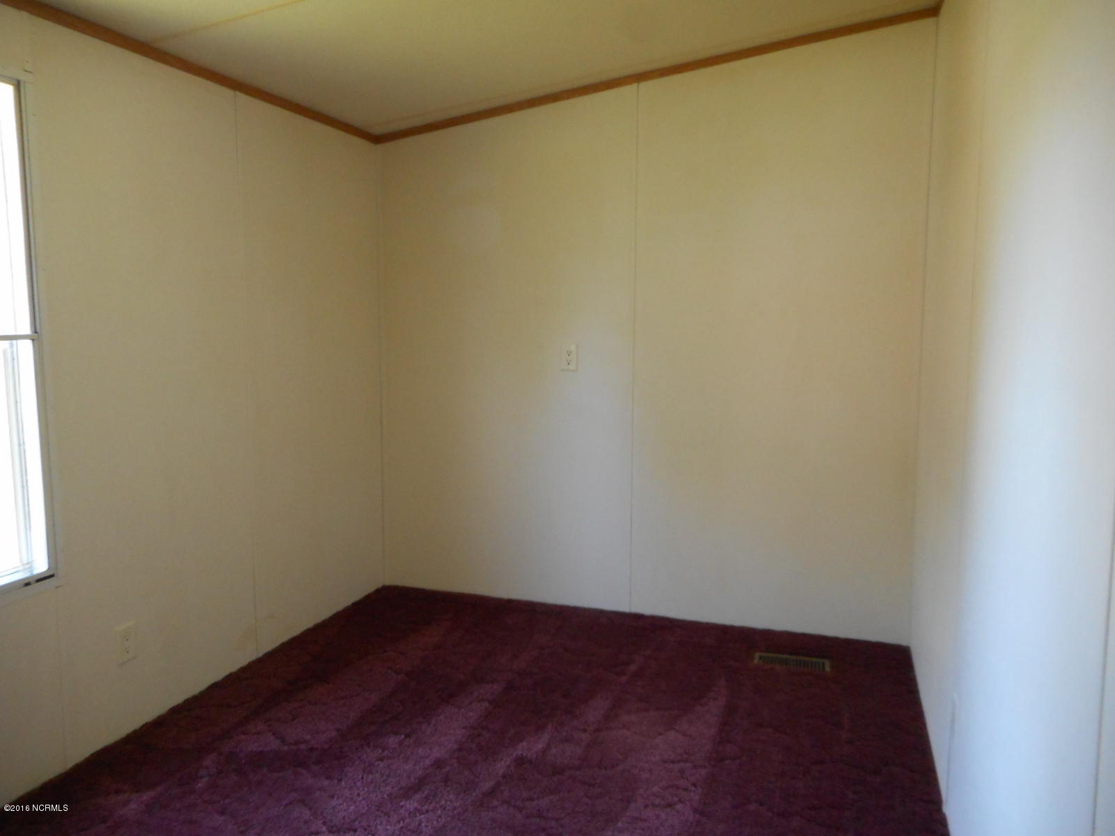 616 Nine Foot Road Newport, NC 28570 - Photo 22 of 46 Office
