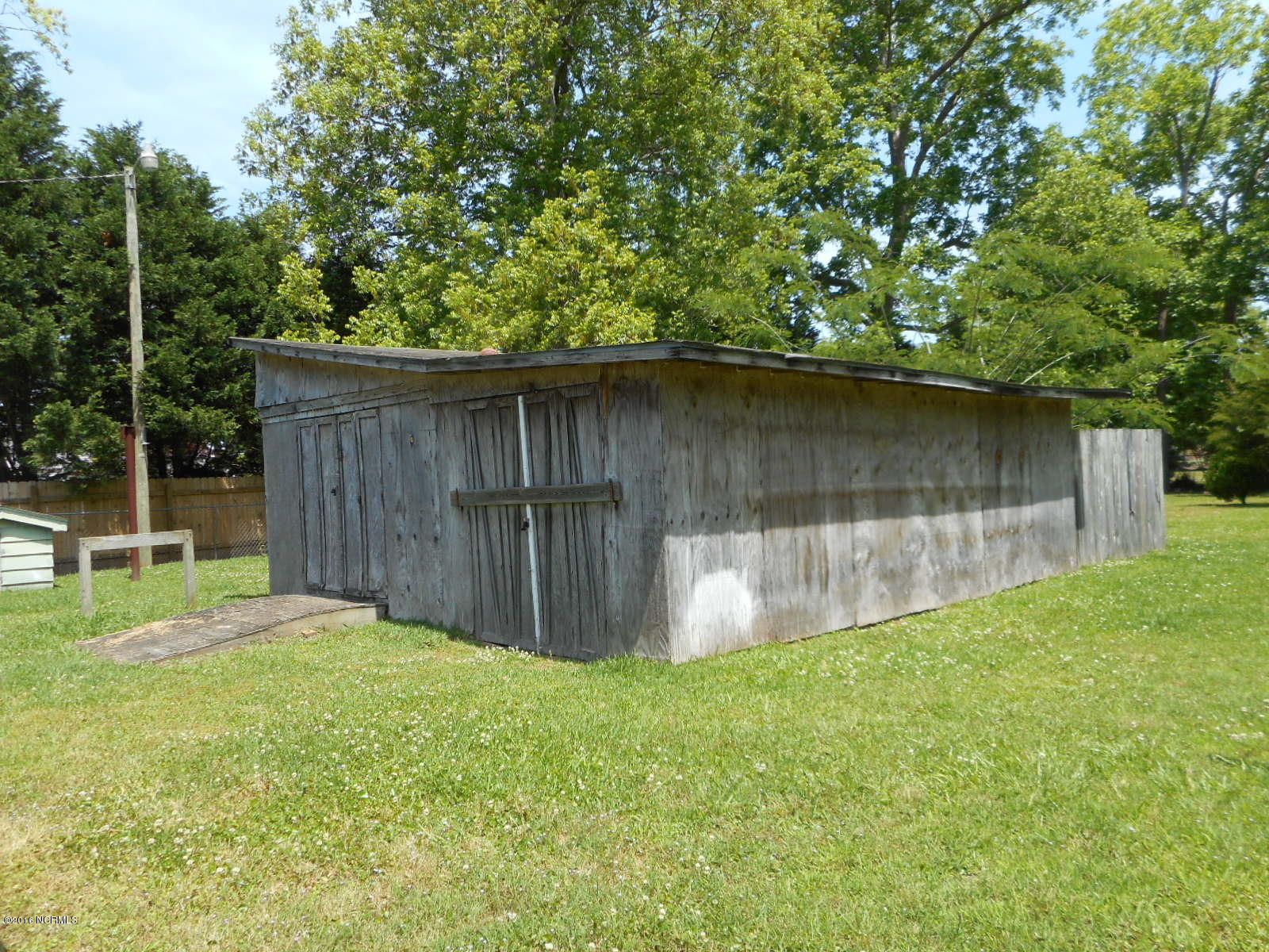 616 Nine Foot Road Newport, NC 28570 - Photo 36 of 46 Shed