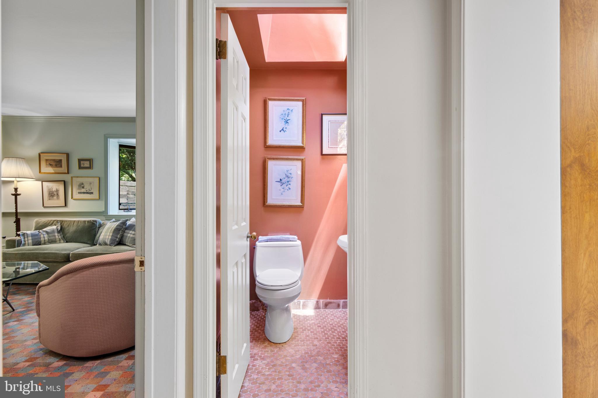 931 Hollow Road Wayne, PA 19087 - Photo 20 of 41 a en suite bathroom with a toilet