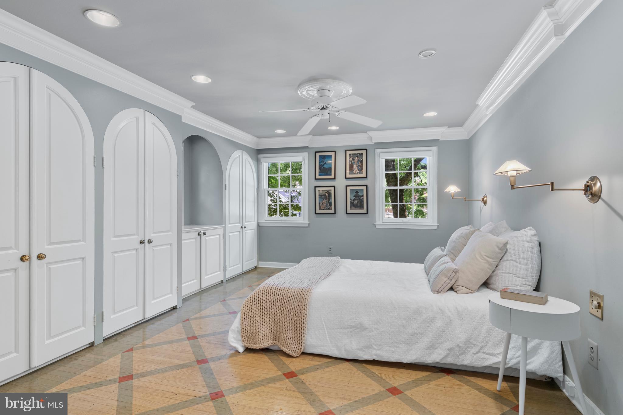 931 Hollow Road Wayne, PA 19087 - Photo 24 of 41 a spacious bedroom with a bed and a table