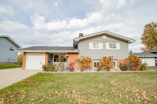 $3,100 | 720 Durham Lane, Hoffman Estates, IL 60169