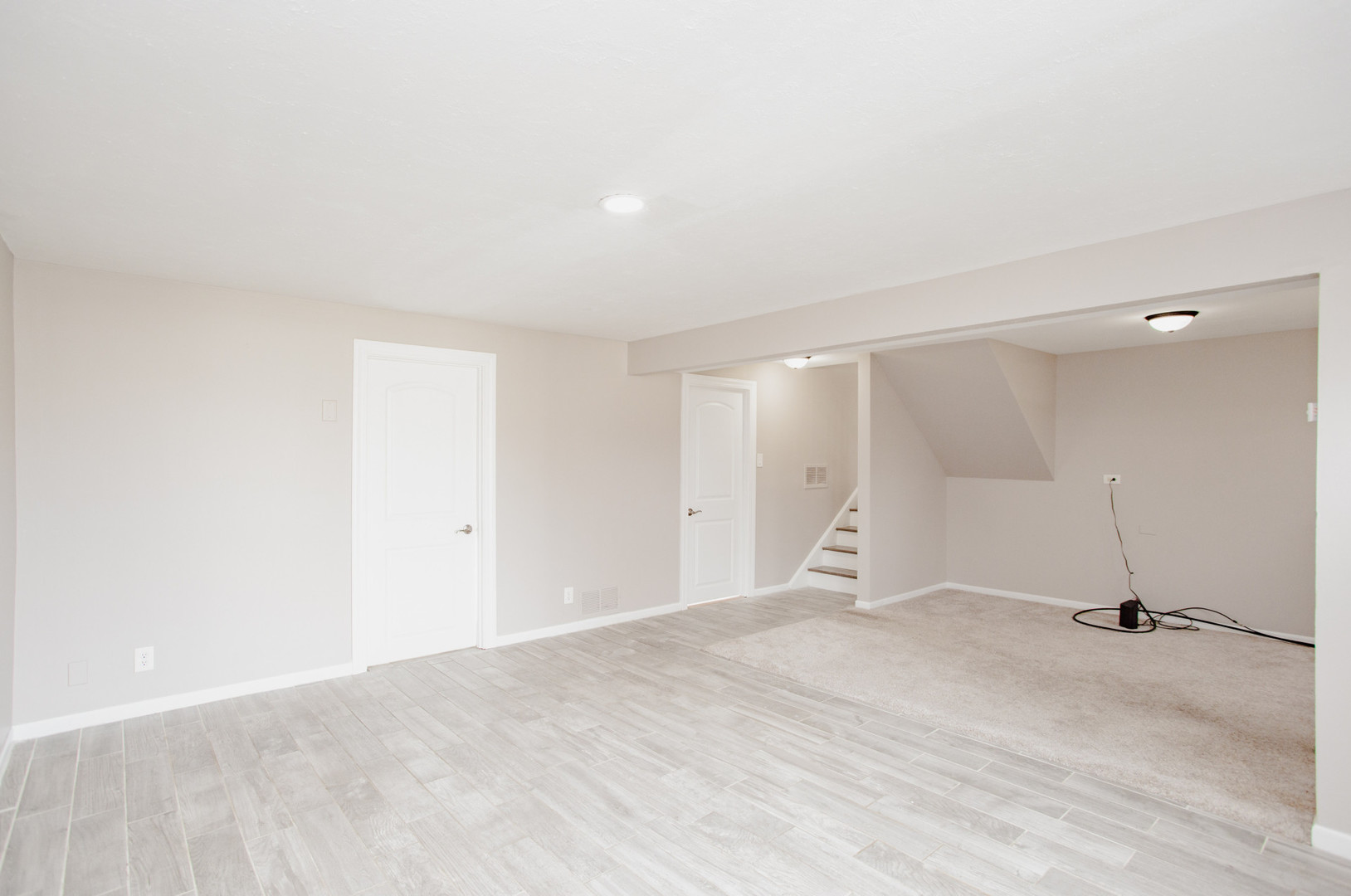 720 Durham Lane Hoffman Estates, IL 60169 - Photo 14 of 32 a view of an empty room