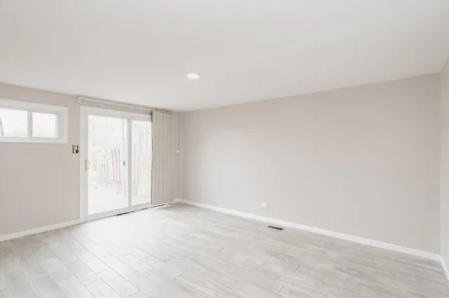 $3,100 | 720 Durham Lane, Hoffman Estates, IL 60169