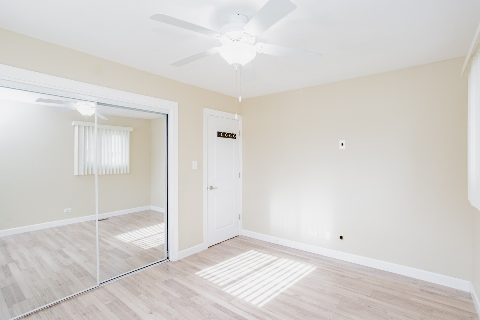 720 Durham Lane Hoffman Estates, IL 60169 - Photo 19 of 32