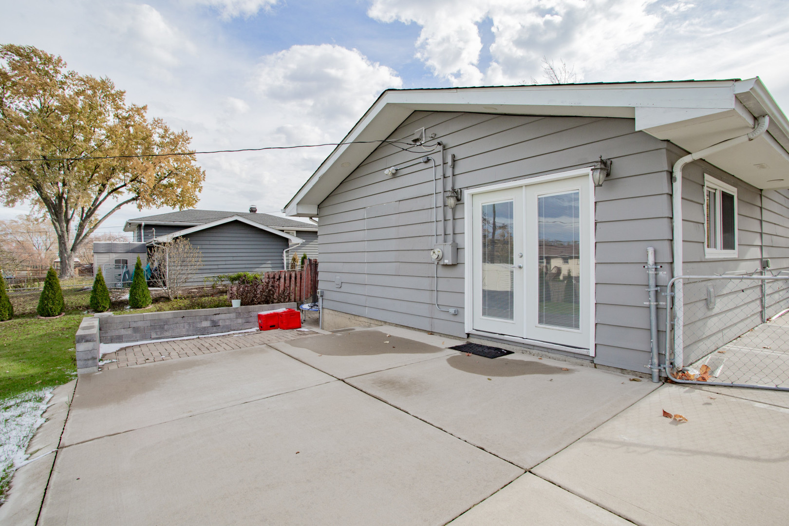 720 Durham Lane Hoffman Estates, IL 60169 - Photo 27 of 32 a view of a house with a patio
