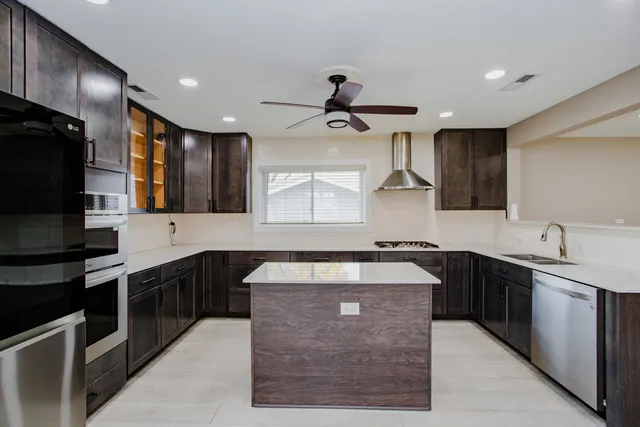 $3,100 | 720 Durham Lane, Hoffman Estates, IL 60169