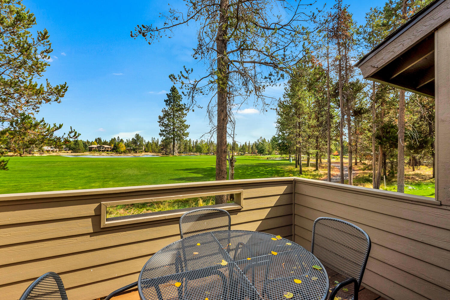 17812 West Core Road, Unit 29 Sunriver, OR 97707 - Photo 18 of 24 Upstairs Deck