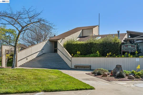 $719,000 | 1149 Bismarck Lane, Alameda, CA 94502