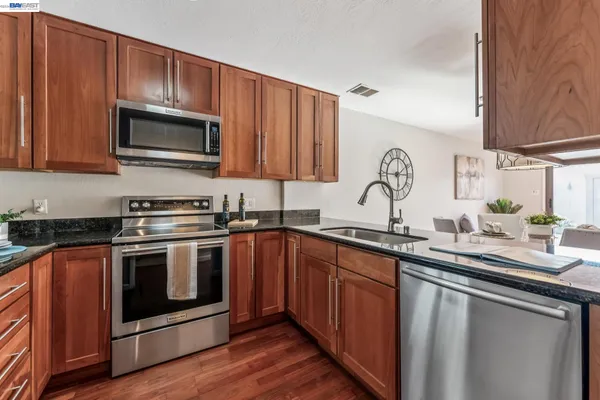 $719,000 | 1149 Bismarck Lane, Alameda, CA 94502