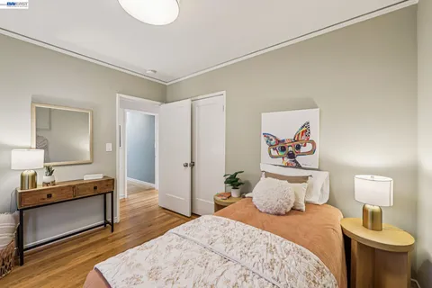 $1,095,000 | 1211 Court Street, Alameda, CA 94501