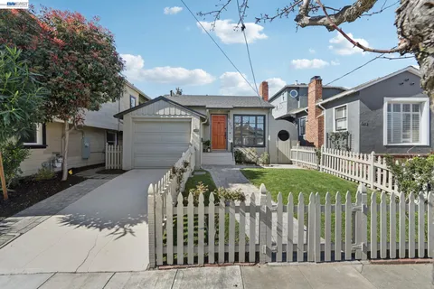 $1,095,000 | 1211 Court Street, Alameda, CA 94501
