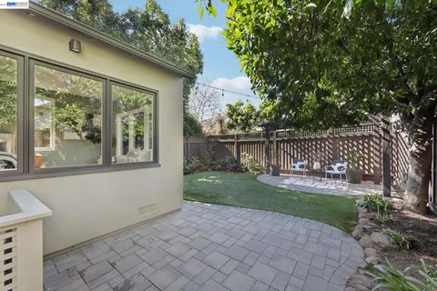 $1,095,000 | 1211 Court Street, Alameda, CA 94501