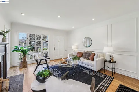 $1,095,000 | 1211 Court Street, Alameda, CA 94501