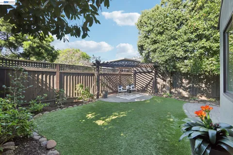 $1,095,000 | 1211 Court Street, Alameda, CA 94501