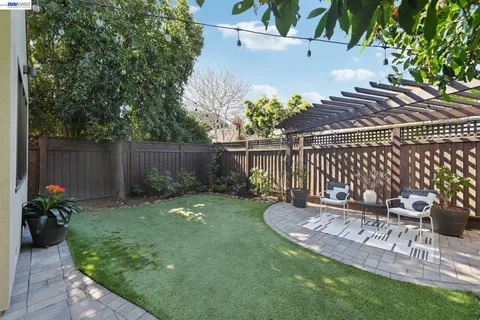 $1,095,000 | 1211 Court Street, Alameda, CA 94501