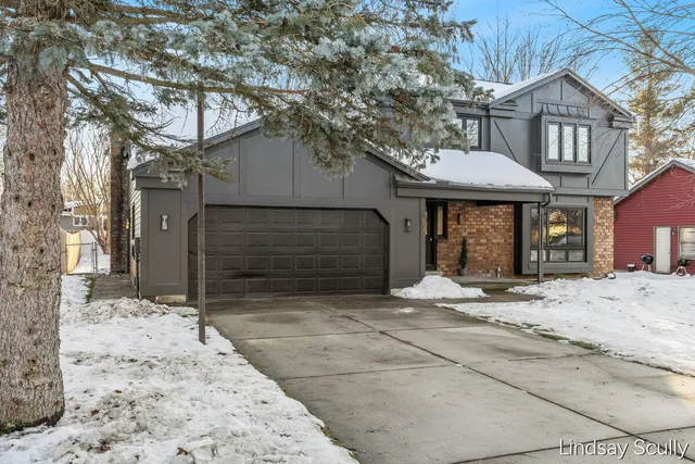 $495,000 | 1830 Lockmere Drive Southeast, Kentwood, MI 49508