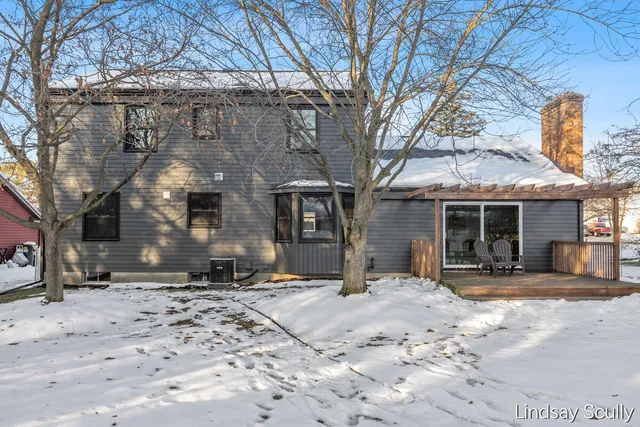 $495,000 | 1830 Lockmere Drive Southeast, Kentwood, MI 49508