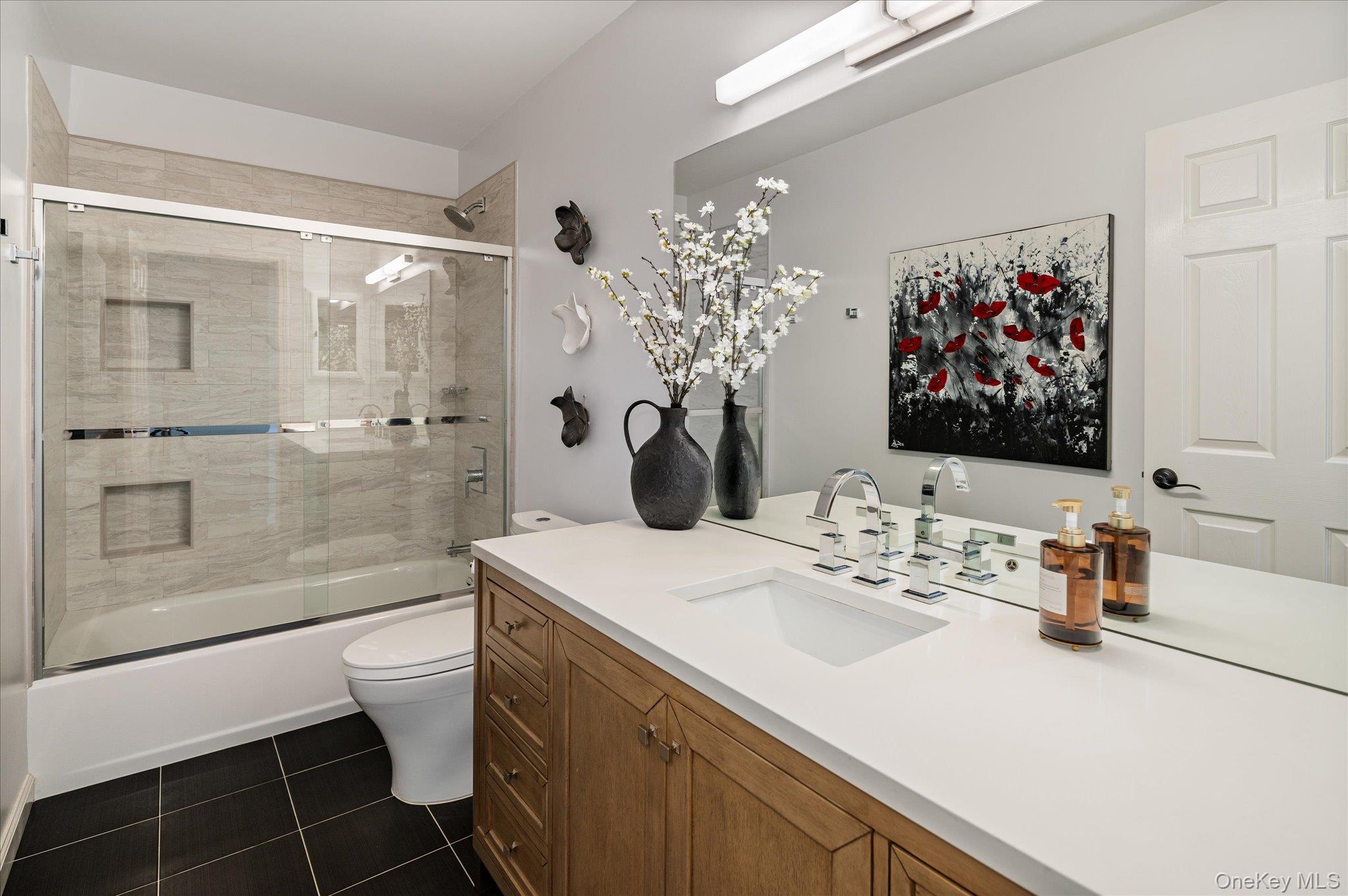 75 Park Rd Extension Goldens Bridge, NY 10526 - Photo 20 of 26 Full Hallway Bathroom - Second Level