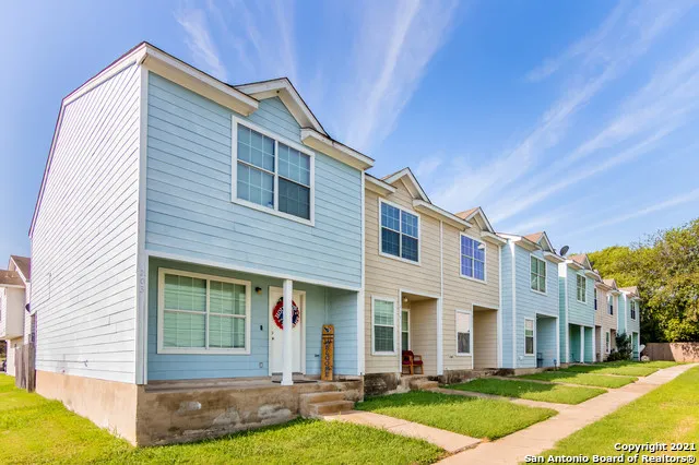 a front view of house with yard