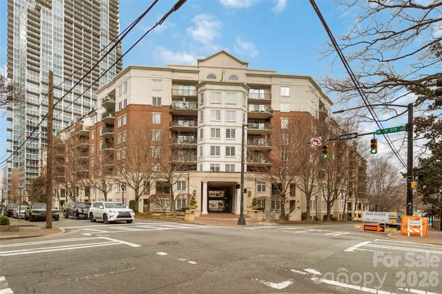 $299,000 | 300 West 5th Street, Unit 333, Charlotte, NC 28202