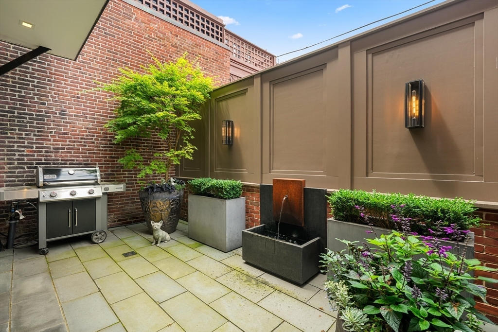 155 Warren Avenue Boston, MA 02116 - Photo 14 of 39
