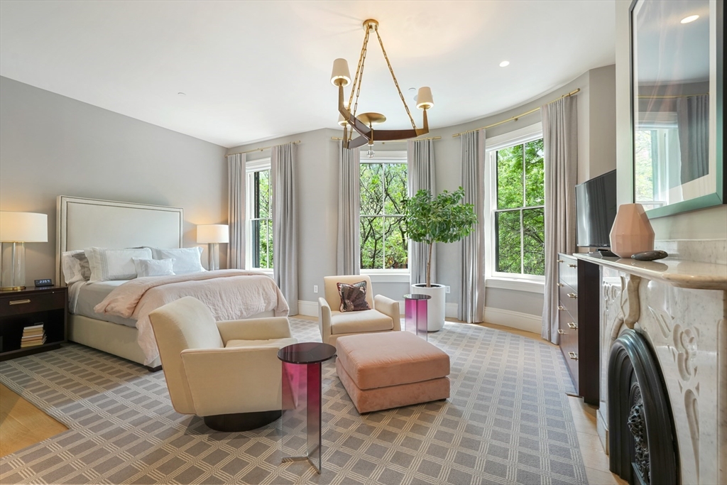 155 Warren Avenue Boston, MA 02116 - Photo 21 of 39