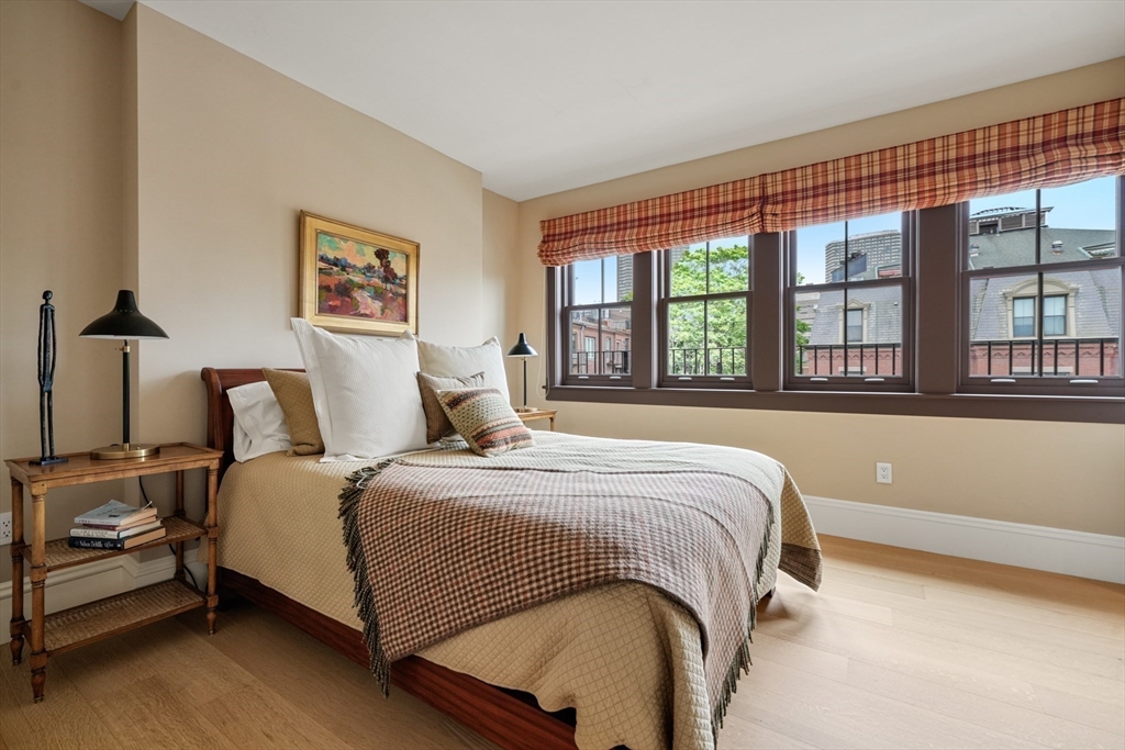 155 Warren Avenue Boston, MA 02116 - Photo 25 of 39