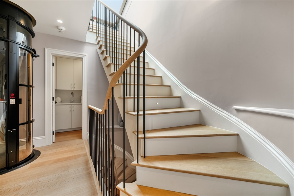 155 Warren Avenue Boston, MA 02116 - Photo 32 of 39