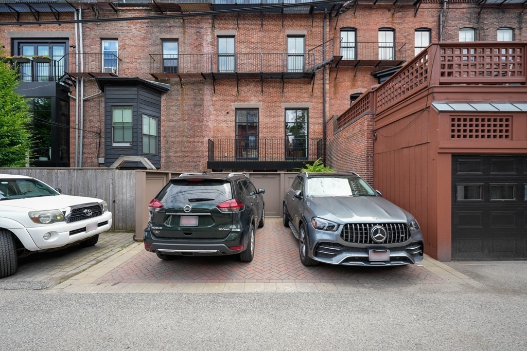 155 Warren Avenue Boston, MA 02116 - Photo 34 of 39