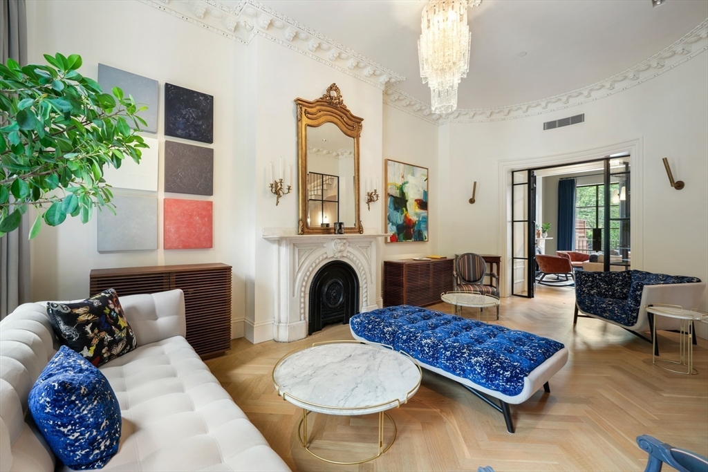 155 Warren Avenue Boston, MA 02116 - Photo 4 of 39