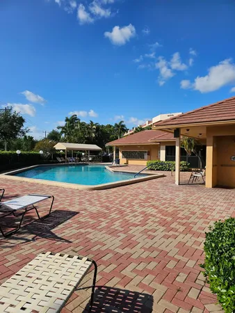 $1,800 | 6017 Coral Lake Drive, Unit 205, Margate, FL 33063