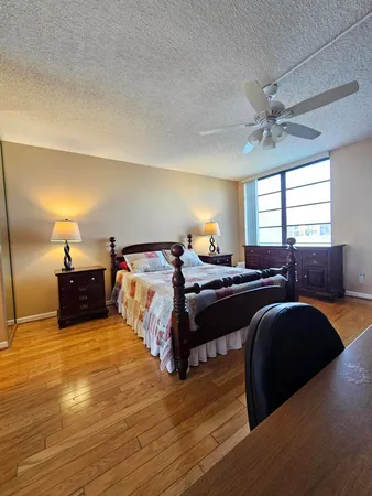 $1,800 | 6017 Coral Lake Drive, Unit 205, Margate, FL 33063